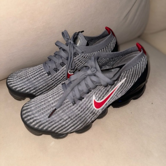 Nike Vapor Max Athletic Sneakers - Picture 3 of 4